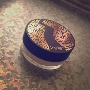 Tarte Finishing powder